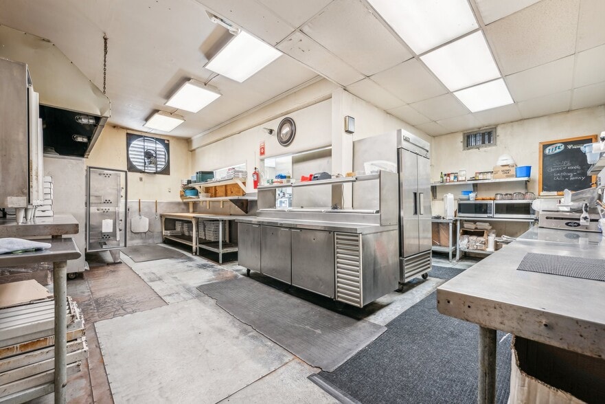 More Photos Of 615 Ligonier St, Latrobe Restaurant For Sale