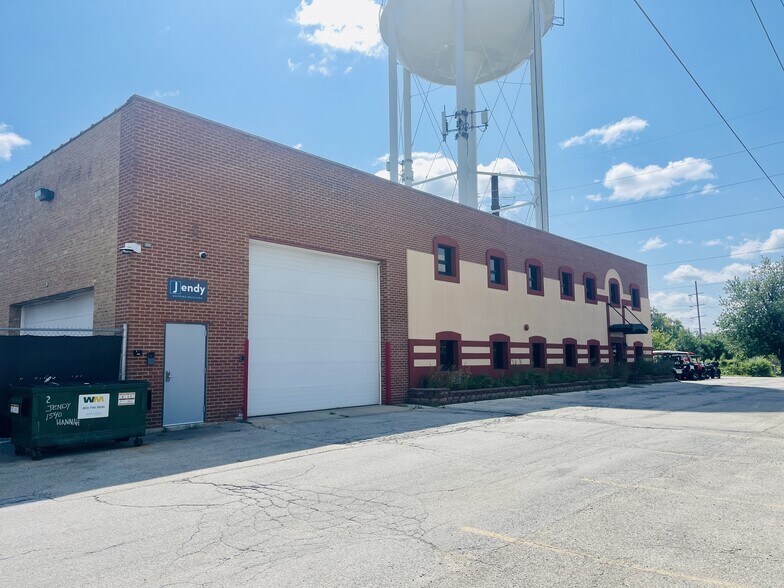 More Photos Of 1540 Hannah Ave, Forest Park Light Distribution For Sale