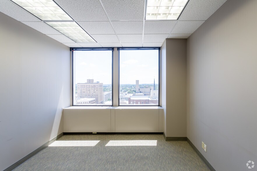 Photo of 15th Floor Ste 1560