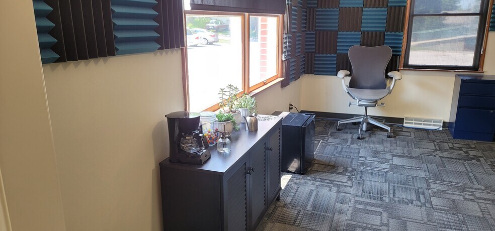 More Photos Of 1314 Galvin Rd S, Bellevue General Retail For Lease