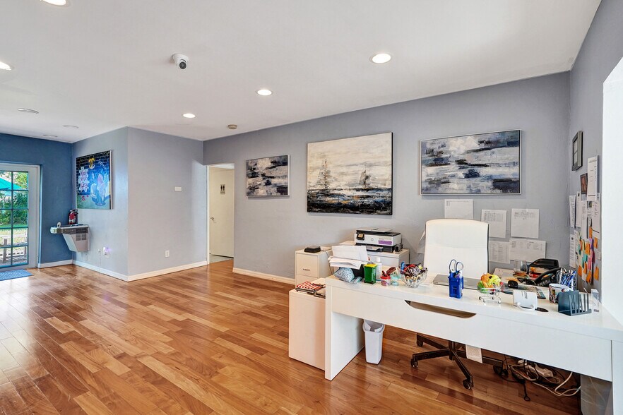 More Photos Of 423 SE 19th St, Fort Lauderdale Office Residential For Lease