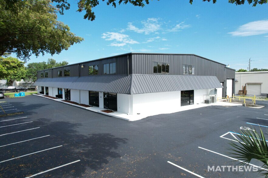 Primary Photo Of 2221 Corporation Blvd, Naples Light Manufacturing For Sale