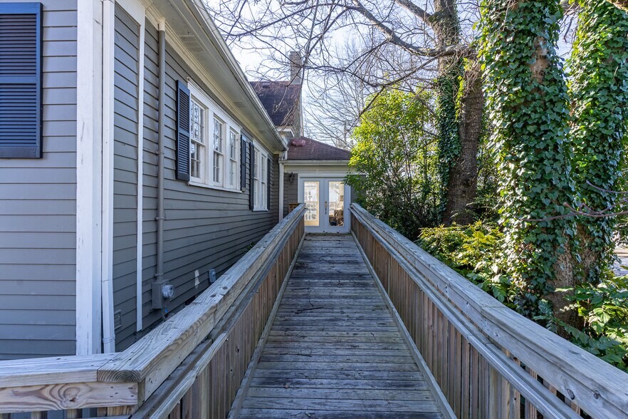 More Photos Of 360 E Main St, Canton Office Residential For Lease