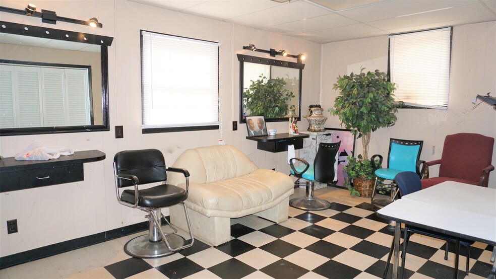 More Photos Of 2589 Tilson Rd, Decatur Religious Facility For Lease