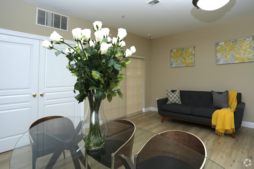 More Photos Of 415-419 Cedar Bridge Ave, Lakewood Apartments For Lease
