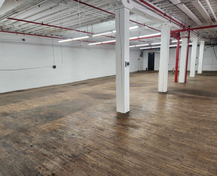 More Photos Of 99 Richardson St, Brooklyn Loft Creative Space For Lease