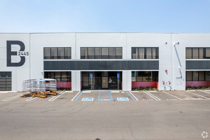 More Photos Of 2445 E 12th St, Los Angeles Industrial For Sale