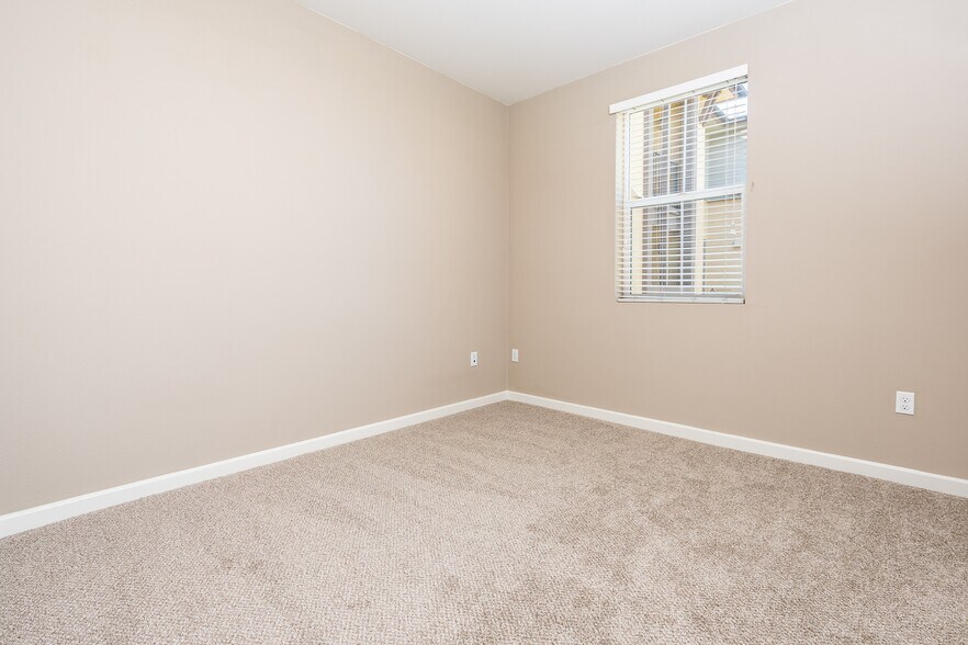 More Photos Of 2855 Foothill Blvd, La Verne Apartments For Lease