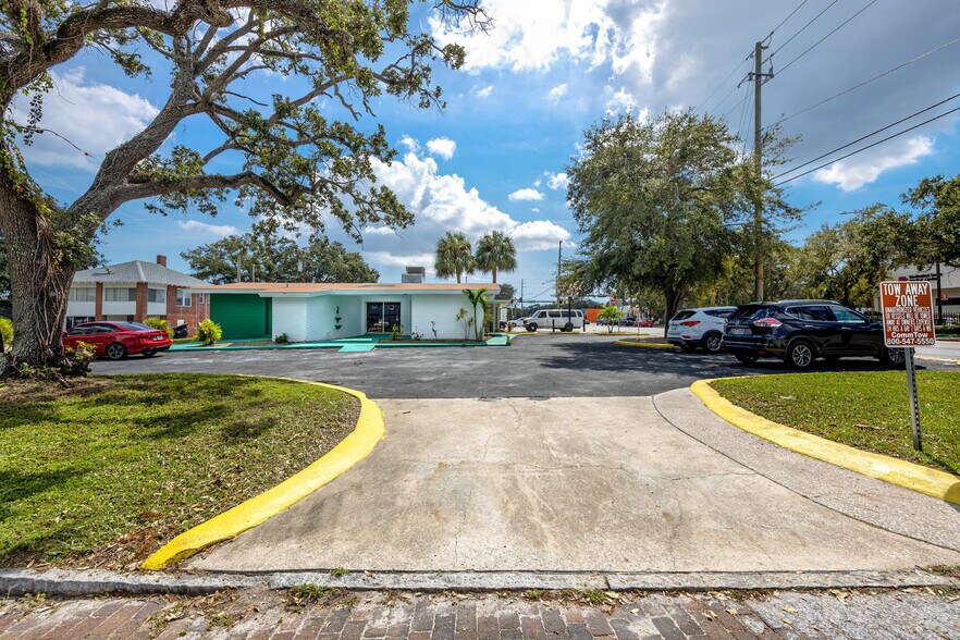 More Photos Of 2100 Dr Martin Luther King Jr St S, Saint Petersburg Medical For Sale