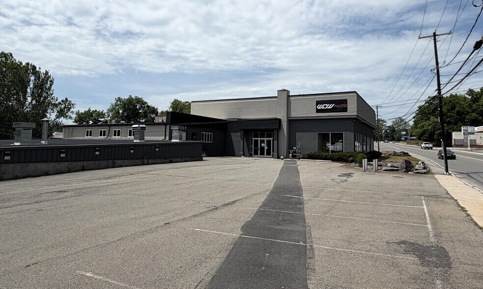 More Photos Of 301 N 9th St, Stroudsburg Auto Dealership For Lease