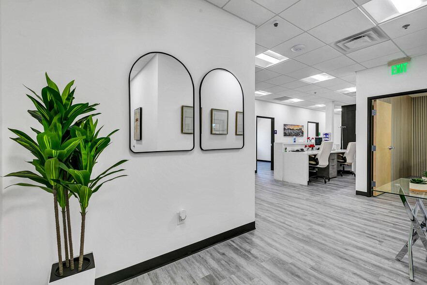 More Photos Of 4105 N 20th St, Phoenix Medical For Lease