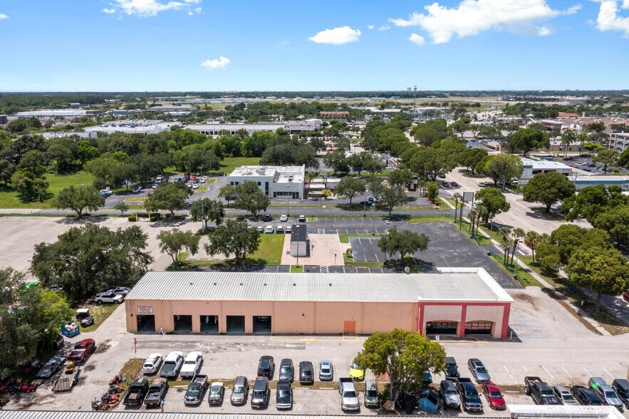 More Photos Of 4145 Fowler St, Fort Myers Auto Repair For Sale