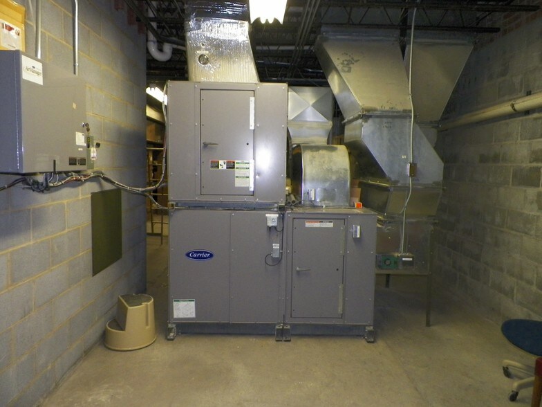 More Photos Of 101 S Queen St, Martinsburg Office For Sale