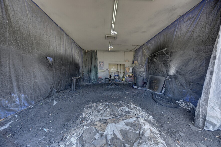 More Photos Of 2770 Osborn Ln, Bryan Showroom For Sale