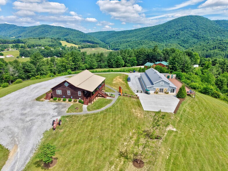 More Photos Of 639 Wagon Wheel Rd, Elk Creek Lodge Meeting Hall For Sale