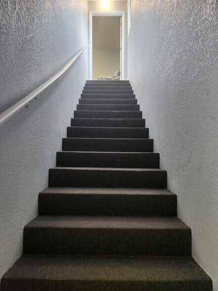 More Photos Of 1563 W Cherry St, Jesup Office For Sale