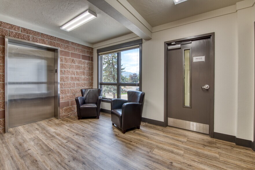 More Photos Of 120 S 5th St, Hamilton Office For Sale