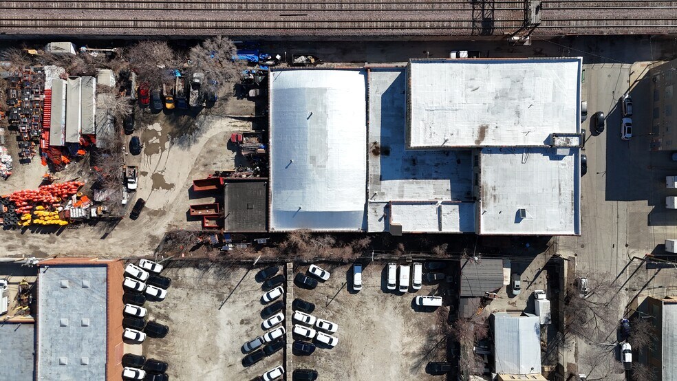 More Photos Of 401 N Leavitt St, Chicago Manufacturing For Sale