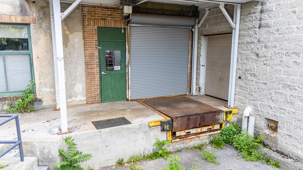 More Photos Of 1024 Garson Ave, Rochester Light Manufacturing For Sale
