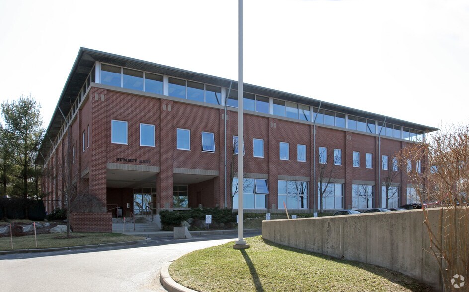 More Photos Of 300 Centerville Rd, Warwick Medical For Lease