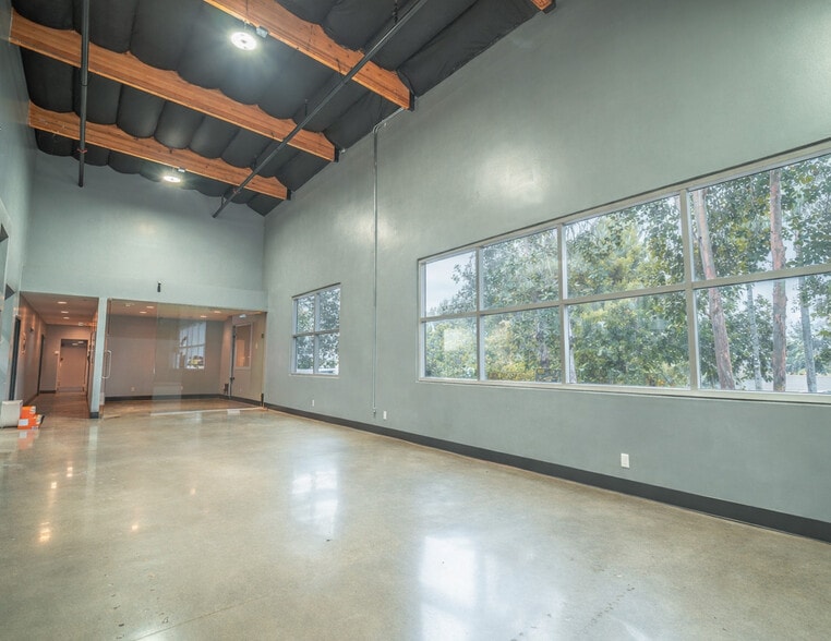 More Photos Of 2520 Pioneer Ave, Vista Manufacturing For Sale