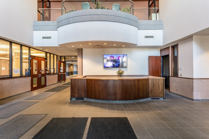 More Photos Of 765 Jefferson Rd, Rochester Medical For Lease