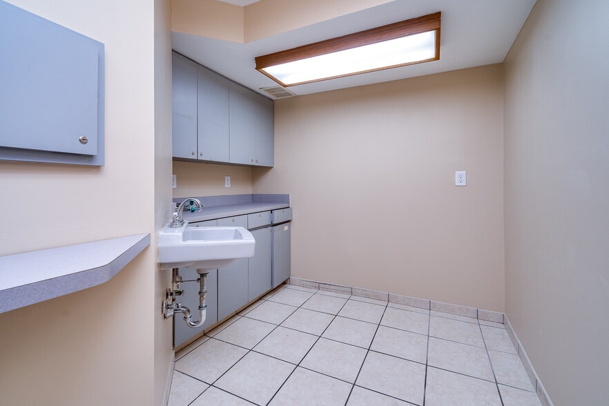 More Photos Of 7345 Far Hills Ave, Dayton Medical For Lease