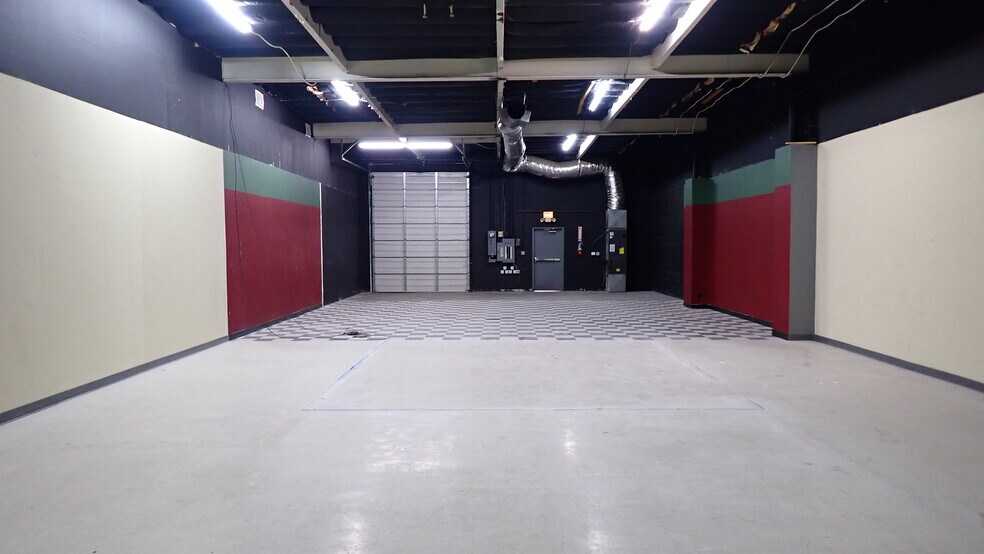 More Photos Of 8023-8033 Remmet Ave, Canoga Park Light Manufacturing For Lease