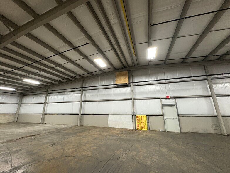 More Photos Of 140 Wilson Rd, Bentleyville Light Distribution For Lease