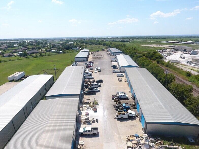 More Photos Of 2653 Blue Mound Rd W, Haslet Warehouse For Lease