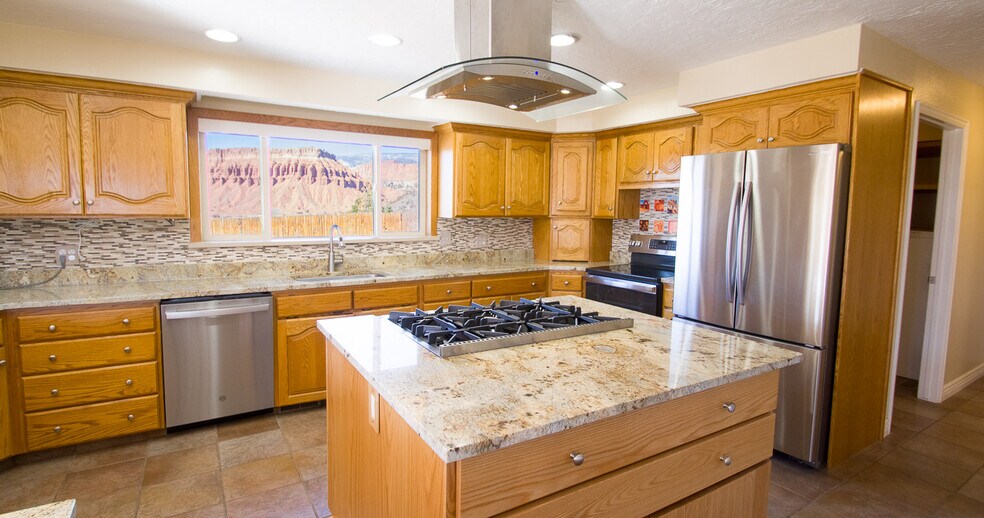 More Photos Of 397 N Wendy St, Torrey Specialty For Sale