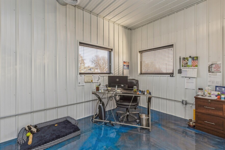 More Photos Of 33083 Ute Ave, Waukee Flex For Sale