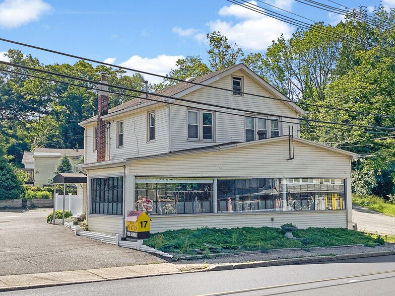 Primary Photo Of 17 Lakeside Blvd, Hopatcong Storefront Retail Residential For Sale