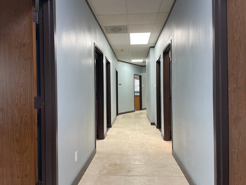 More Photos Of 722 Fairmont Pky, Pasadena Light Manufacturing For Lease