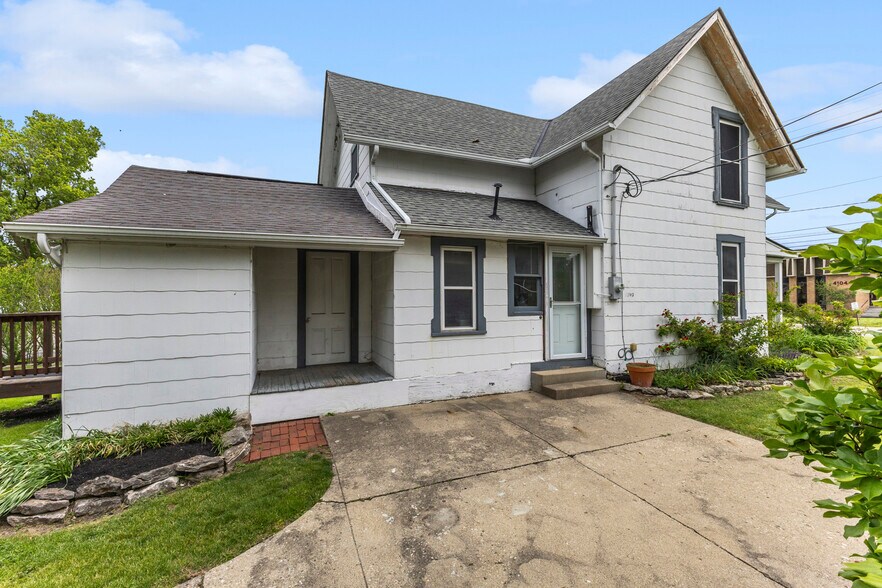 More Photos Of 4103 Broadway, Grove City Freestanding For Sale