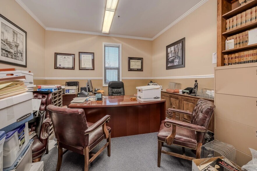 More Photos Of 1551 Kellum Pl, Mineola Office For Sale