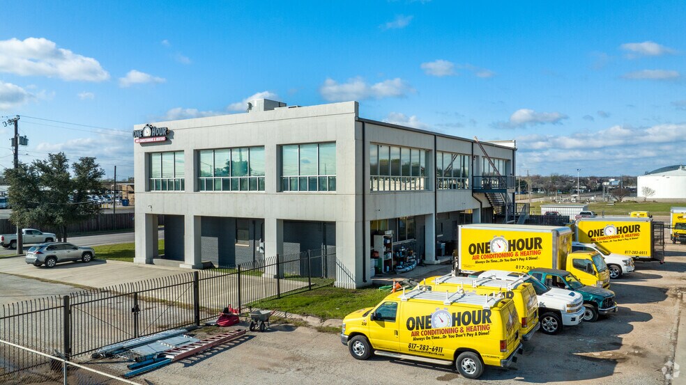 More Photos Of 2535 Brennan Ave, Fort Worth Office For Lease