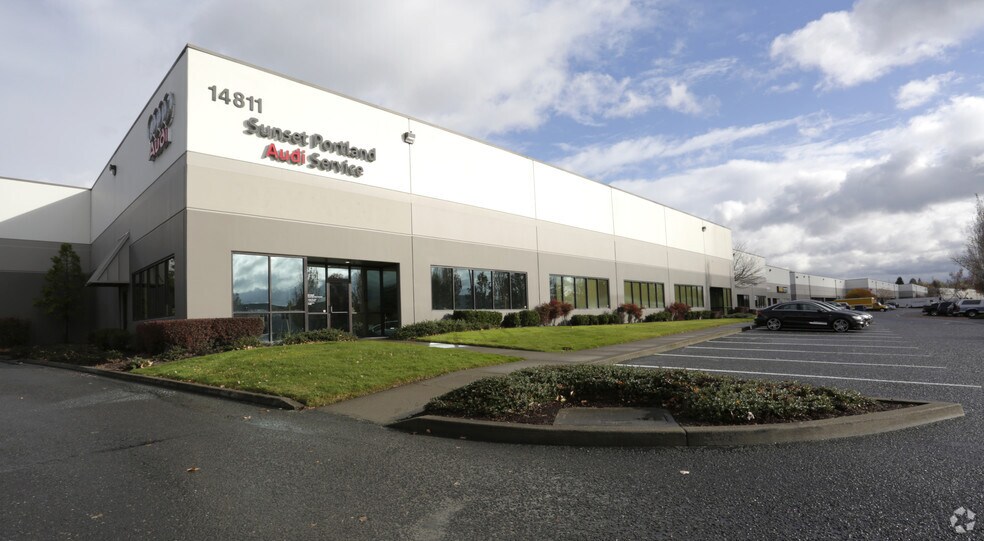 More Photos Of 14811 NE Airport Way, Portland Warehouse For Lease
