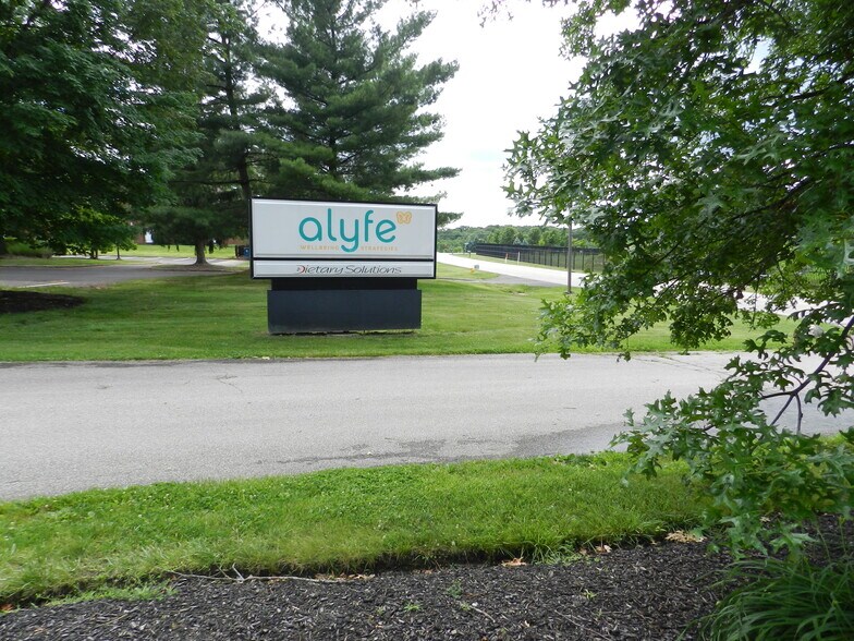 More Photos Of 171 Green Meadows Dr S, Lewis Center Office Residential For Sale