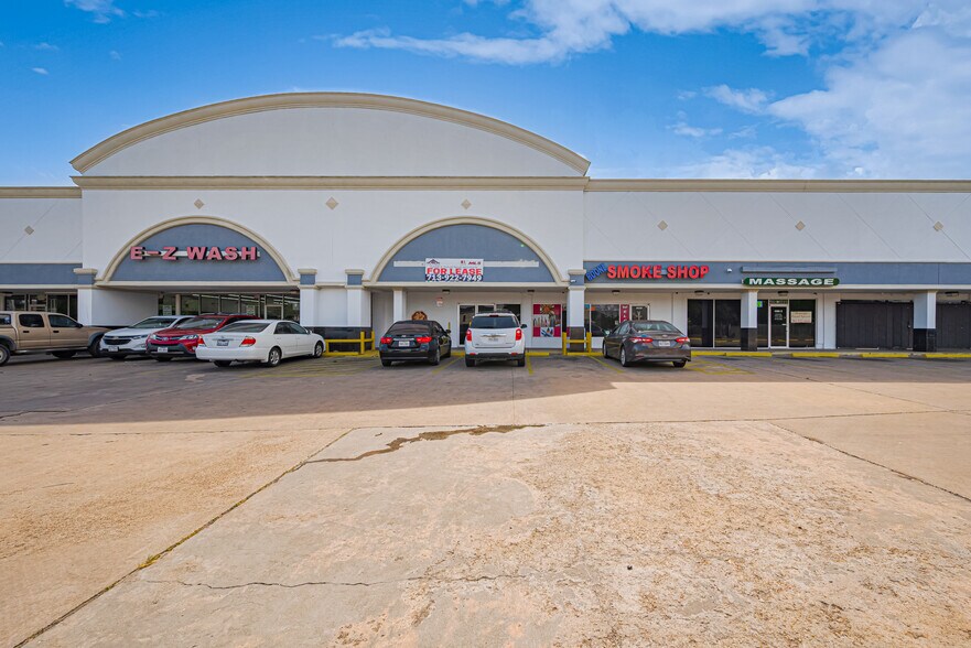 More Photos Of 8002-8138 Boone Rd, Houston Storefront For Lease