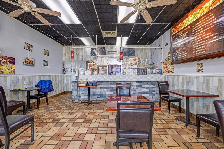 More Photos Of 505 Mola Blvd, Elmwood Park General Retail For Sale