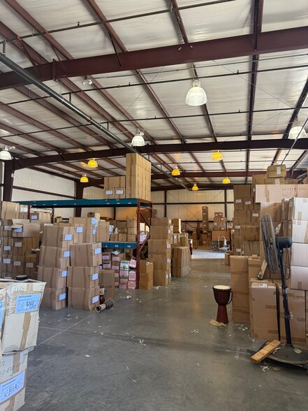 More Photos Of 900 Armstrong Blvd, Kissimmee Warehouse For Lease