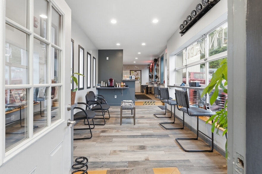 More Photos Of 1097 Eddie Dowling Hwy, North Smithfield Service Station For Sale
