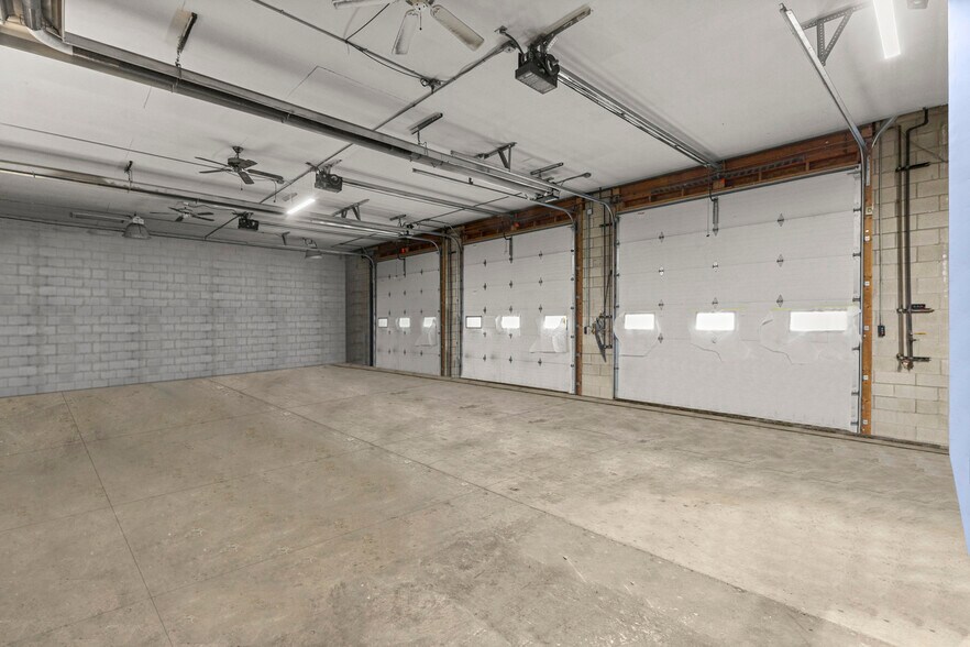 More Photos Of 26289 W Eight Mile Rd, Redford Township Manufacturing For Lease