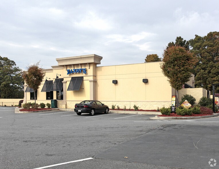 More Photos Of 750 NE Johnson Ferry Rd, Marietta Fast Food For Sale