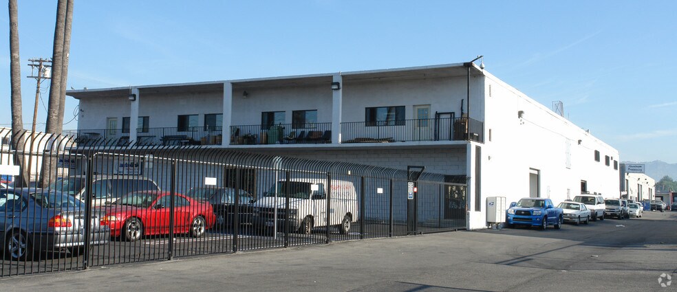 More Photos Of 19015 Parthenia St, Northridge Warehouse For Lease
