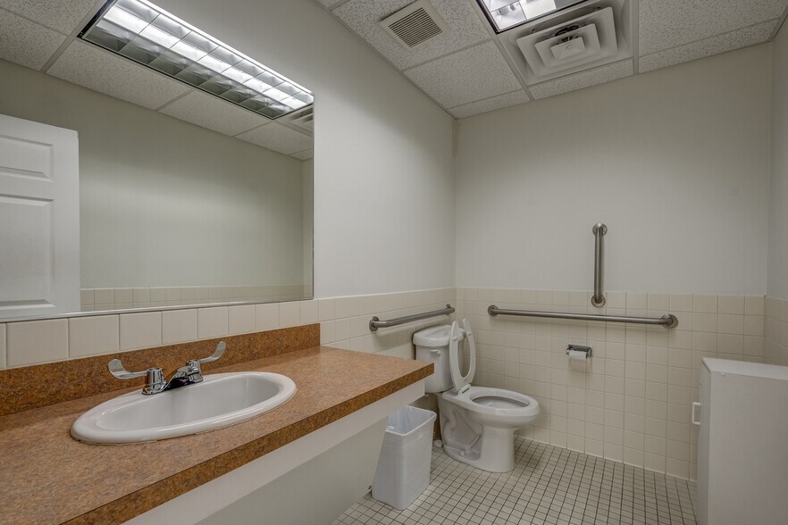 More Photos Of 95 Zion Station Ct, Troy Flex For Sale