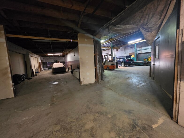 More Photos Of 220 Madison st, Webb City Industrial For Sale