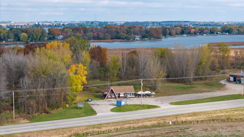 More Photos Of 814 W State St, Fox Lake Restaurant For Sale