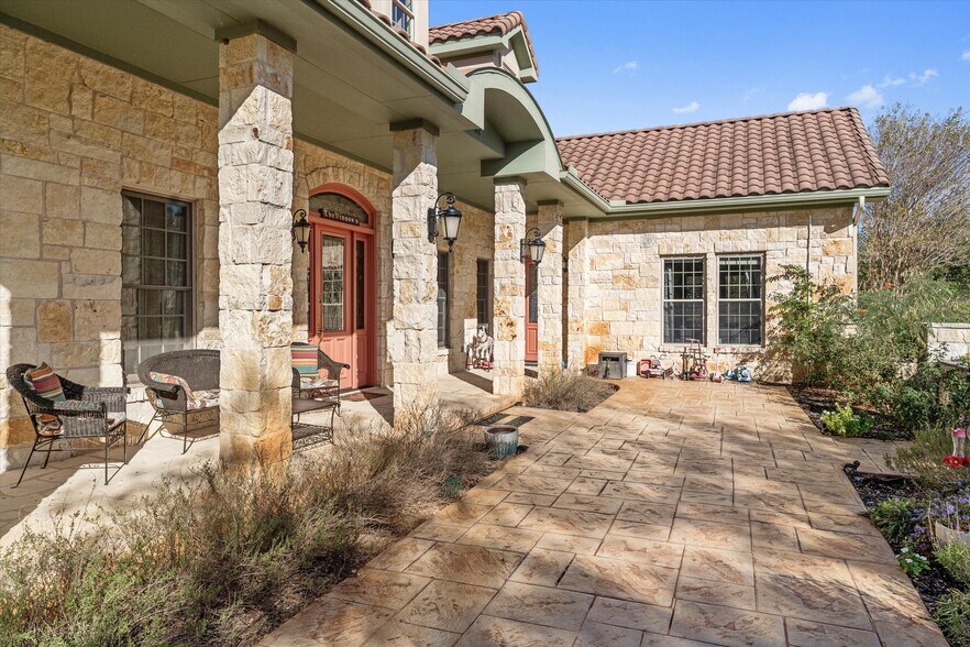 More Photos Of 1092 FM 3000, Elgin Specialty For Sale